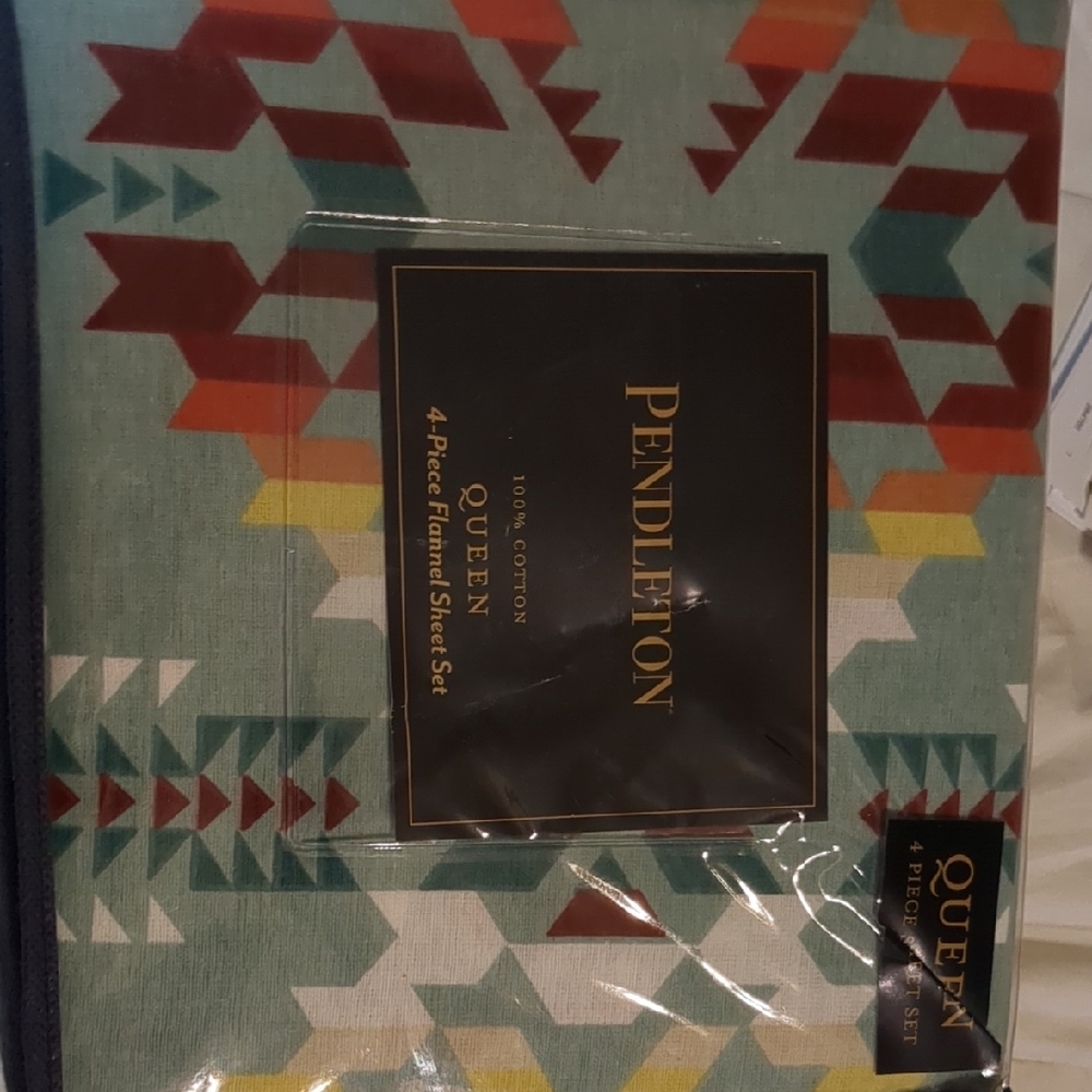 Pendleton Geometric Flannel Sheet Set